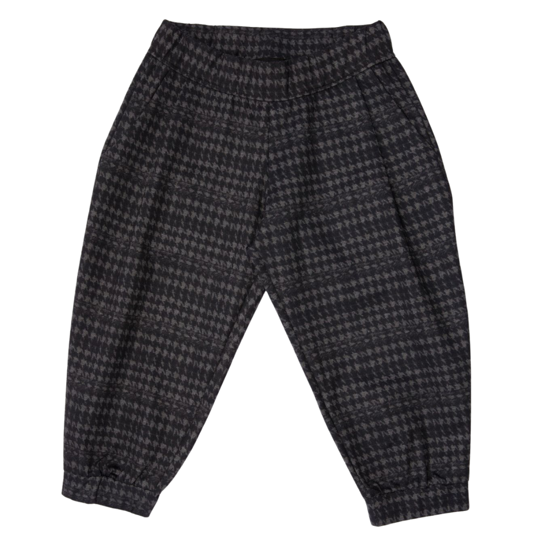 Inclusive Ankle Pants for Women with Dwarfism